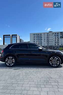 Внедорожник / Кроссовер Audi SQ5 2017 в 