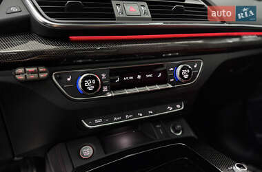 Внедорожник / Кроссовер Audi SQ5 2021 в 