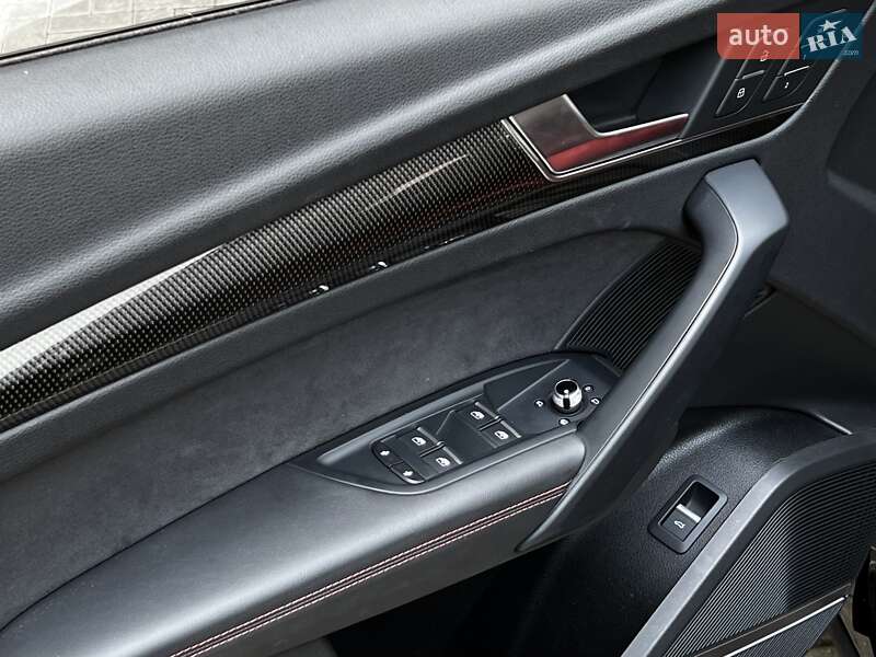 Внедорожник / Кроссовер Audi SQ5 2020 в Киеве