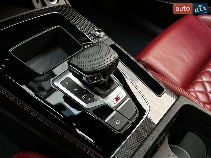 Внедорожник / Кроссовер Audi SQ5 2020 в Киеве