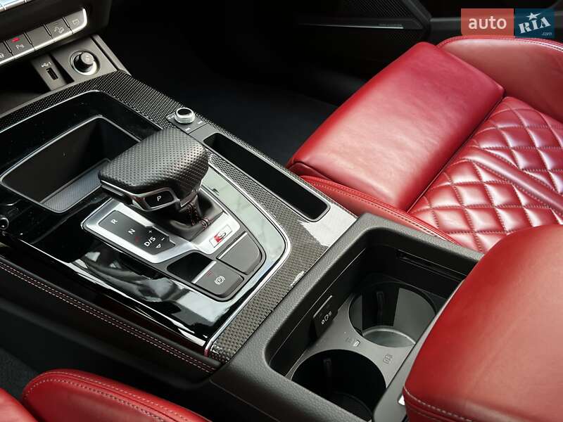 Внедорожник / Кроссовер Audi SQ5 2020 в Киеве