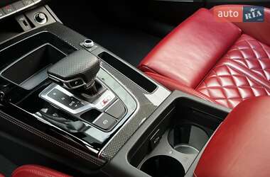 Внедорожник / Кроссовер Audi SQ5 2020 в 