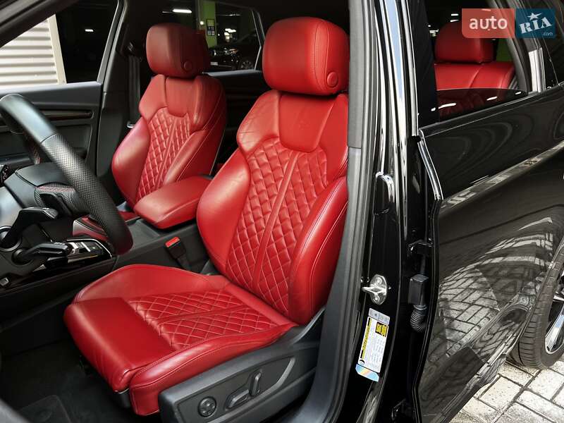 Внедорожник / Кроссовер Audi SQ5 2020 в Киеве