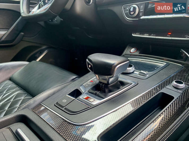 Внедорожник / Кроссовер Audi SQ5 2019 в Львове