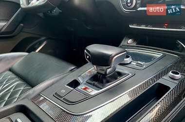 Внедорожник / Кроссовер Audi SQ5 2019 в 