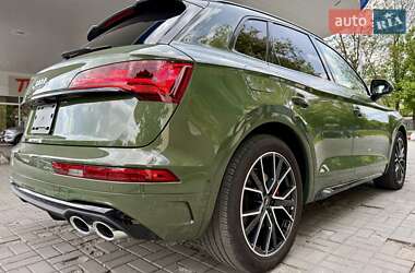 Внедорожник / Кроссовер Audi SQ5 2021 в 