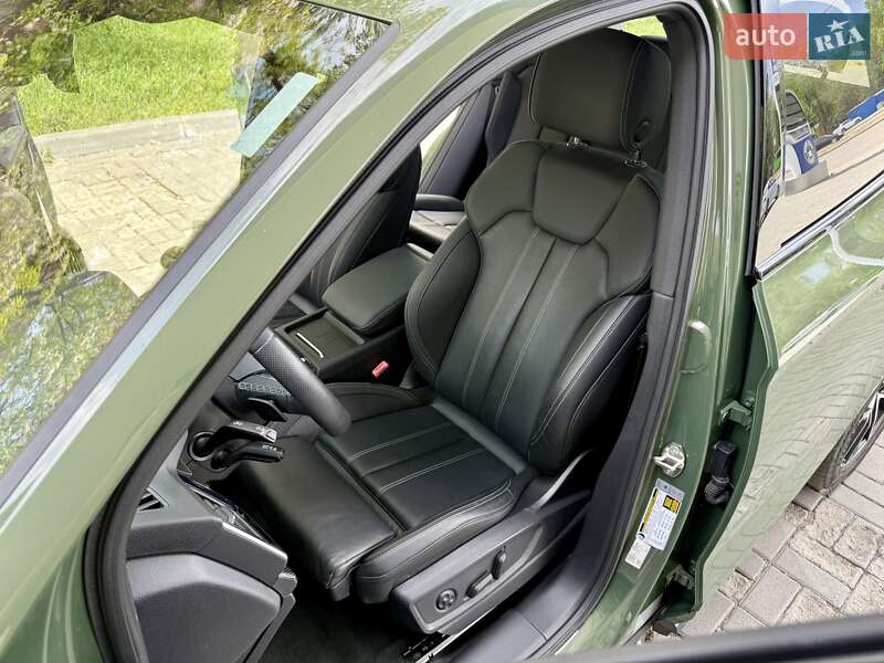 Внедорожник / Кроссовер Audi SQ5 2021 в Днепре