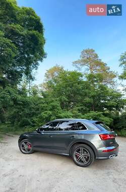 Внедорожник / Кроссовер Audi SQ5 2017 в 