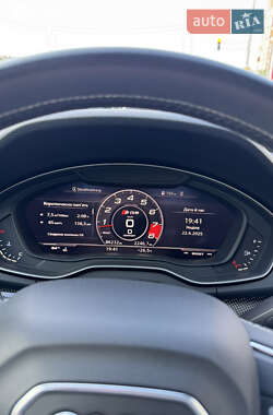 Внедорожник / Кроссовер Audi SQ5 2017 в 