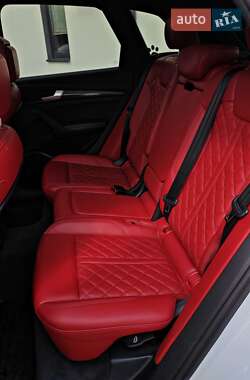 Внедорожник / Кроссовер Audi SQ5 2019 в 