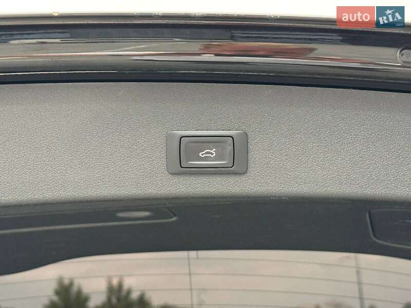 Внедорожник / Кроссовер Audi SQ5 2015 в Киеве