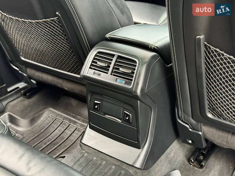 Внедорожник / Кроссовер Audi SQ5 2015 в Киеве