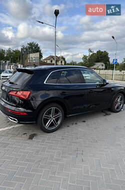 Внедорожник / Кроссовер Audi SQ5 2017 в 