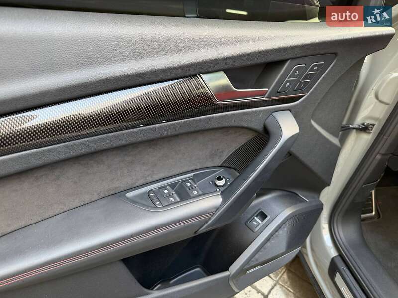 Позашляховик / Кросовер Audi SQ5 2019 в Києві
