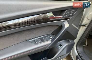 Внедорожник / Кроссовер Audi SQ5 2019 в 