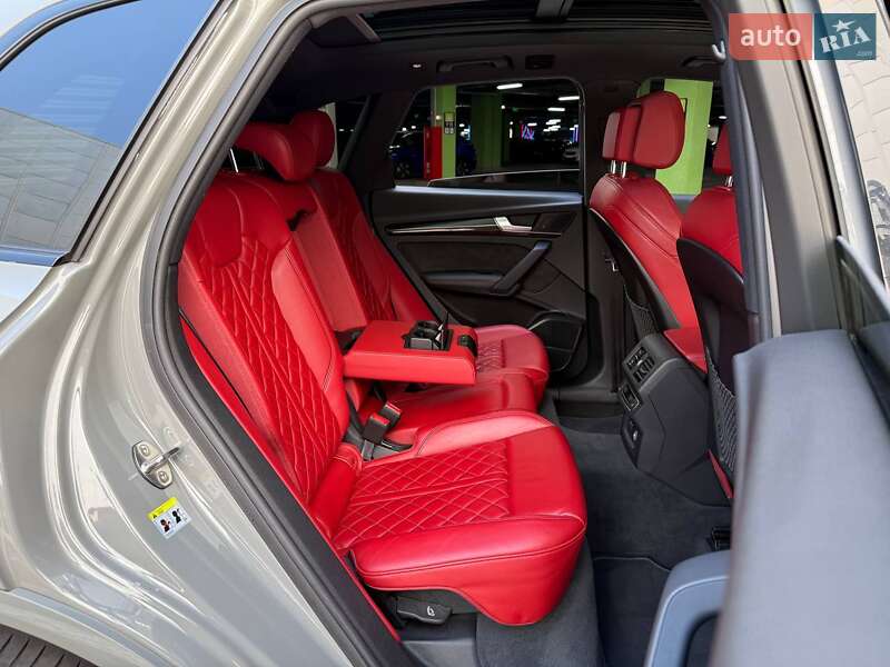 Позашляховик / Кросовер Audi SQ5 2019 в Києві