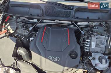 Внедорожник / Кроссовер Audi SQ5 2021 в 