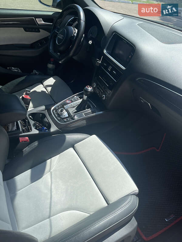 Позашляховик / Кросовер Audi SQ5 2014 в Кам'янському