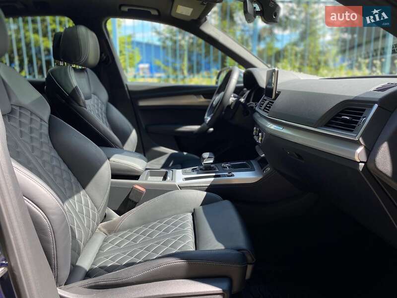 Внедорожник / Кроссовер Audi SQ5 2017 в Киеве