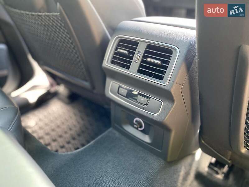 Внедорожник / Кроссовер Audi SQ5 2017 в Киеве