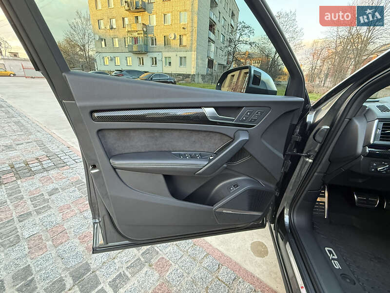 Внедорожник / Кроссовер Audi SQ5 2018 в Коростене
