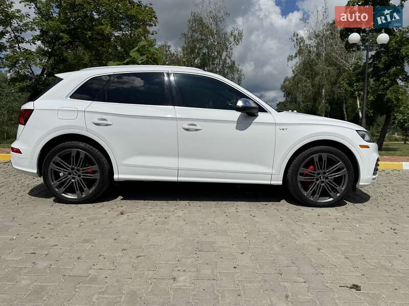 Позашляховик / Кросовер Audi SQ5 2017 в Києві