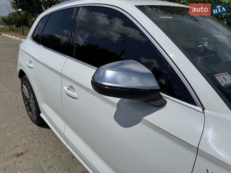 Позашляховик / Кросовер Audi SQ5 2017 в Києві