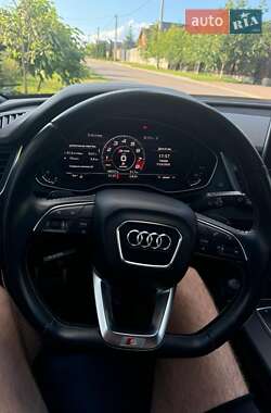 Внедорожник / Кроссовер Audi SQ5 2018 в 