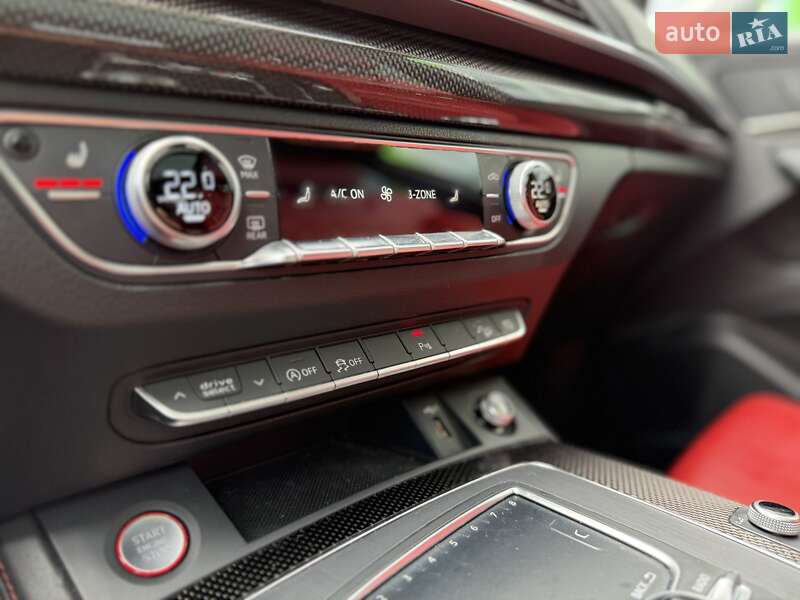 Внедорожник / Кроссовер Audi SQ5 2018 в Киеве