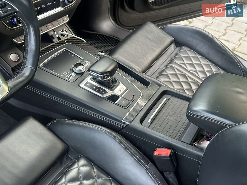 Внедорожник / Кроссовер Audi SQ5 2019 в Одессе