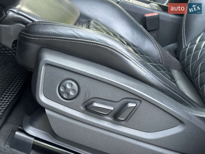 Внедорожник / Кроссовер Audi SQ5 2019 в Одессе