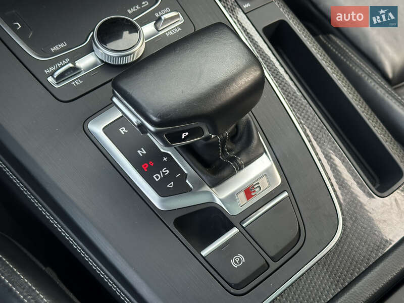 Внедорожник / Кроссовер Audi SQ5 2019 в Одессе