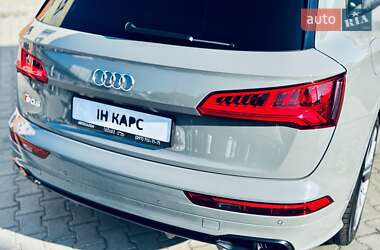 Внедорожник / Кроссовер Audi SQ5 2019 в 