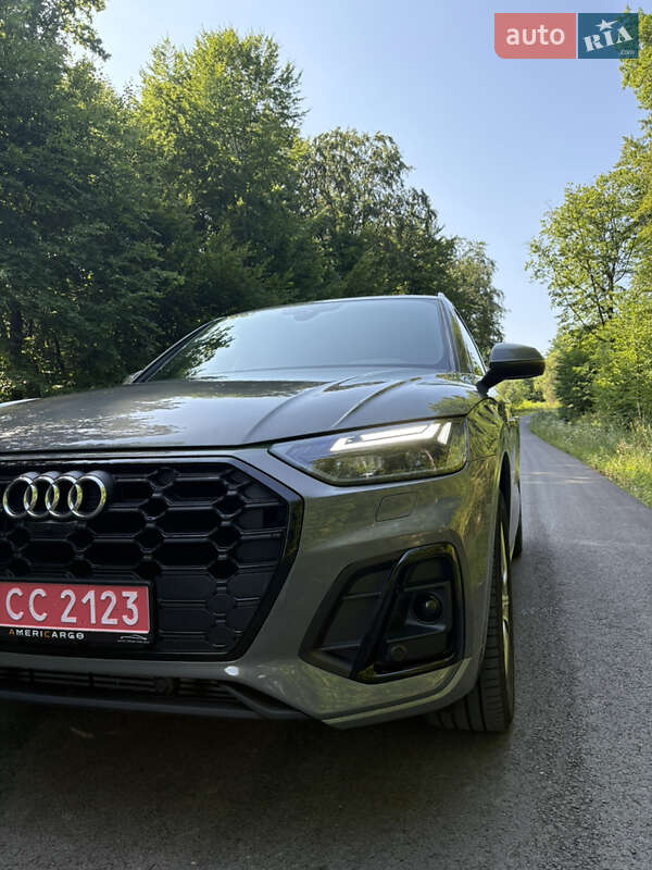 Внедорожник / Кроссовер Audi SQ5 2022 в 