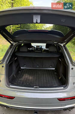 Внедорожник / Кроссовер Audi SQ5 2022 в 