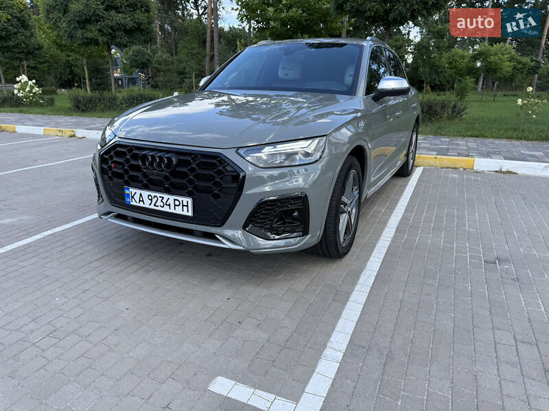 Внедорожник / Кроссовер Audi SQ5 2018 в 
