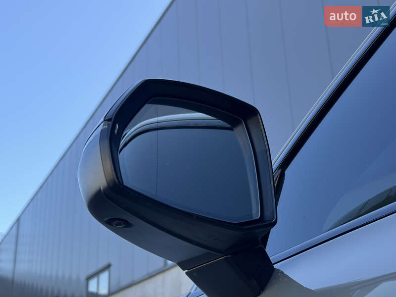 Внедорожник / Кроссовер Audi SQ5 2019 в Киеве