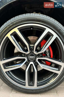 Внедорожник / Кроссовер Audi SQ5 2015 в 
