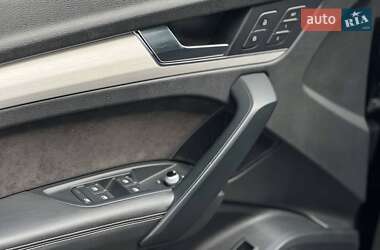 Внедорожник / Кроссовер Audi SQ5 2017 в 