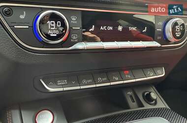 Внедорожник / Кроссовер Audi SQ5 2020 в 