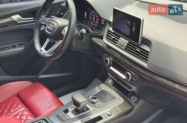 Позашляховик / Кросовер Audi SQ5 2018 в 