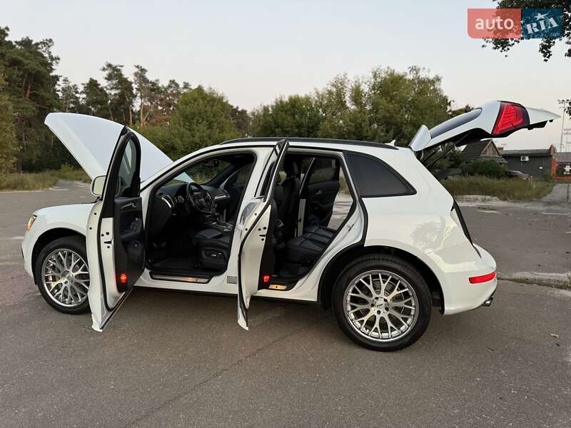Внедорожник / Кроссовер Audi SQ5 2015 в Киеве