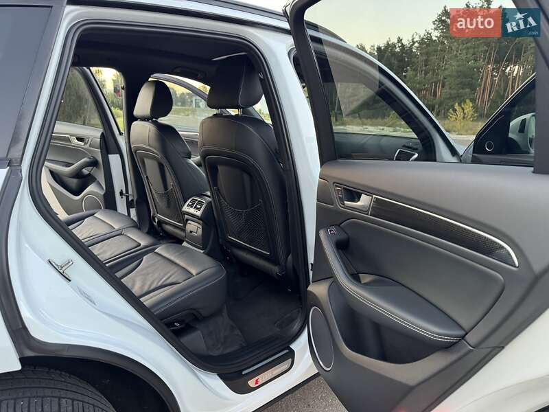 Внедорожник / Кроссовер Audi SQ5 2015 в Киеве