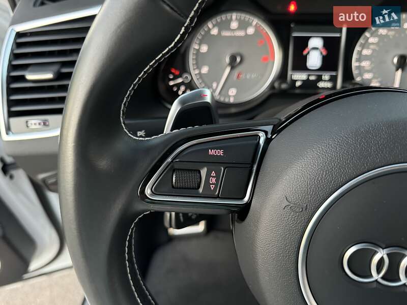 Внедорожник / Кроссовер Audi SQ5 2015 в Киеве