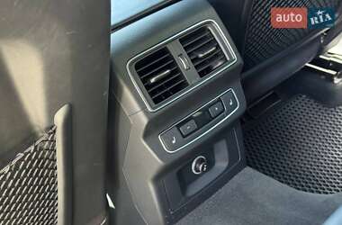 Внедорожник / Кроссовер Audi SQ5 2017 в 