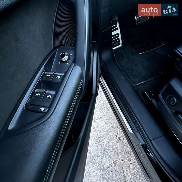 Внедорожник / Кроссовер Audi SQ5 2019 в Чернигове