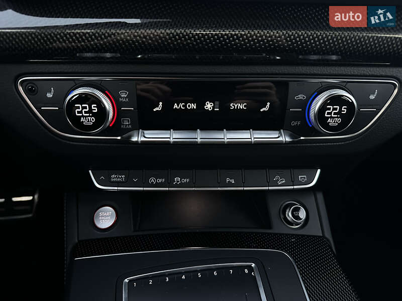 Внедорожник / Кроссовер Audi SQ5 2017 в Стрые