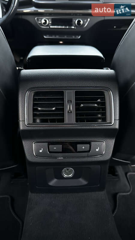 Внедорожник / Кроссовер Audi SQ5 2017 в Стрые