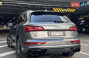 Внедорожник / Кроссовер Audi SQ5 2017 в 