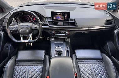 Внедорожник / Кроссовер Audi SQ5 2017 в 
